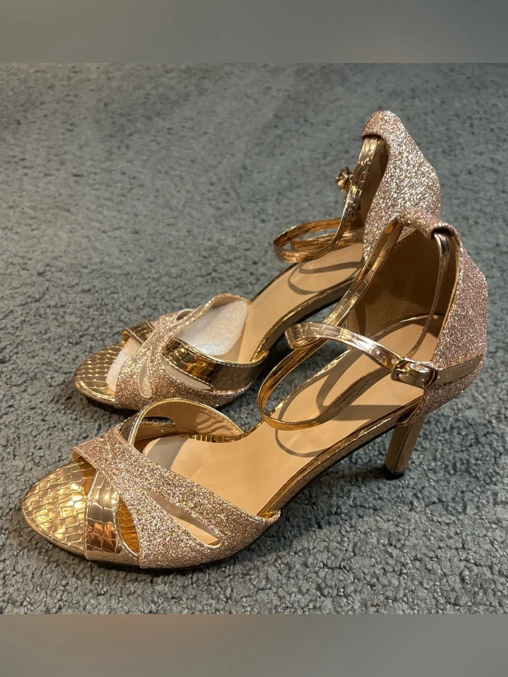 Women’s Rose Gold Snakeskin Glitter Strappy Heels Size 9 New